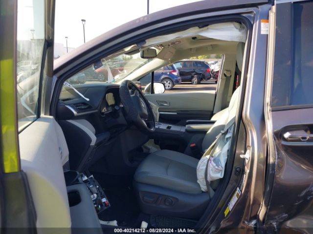 Photo 4 VIN: 5TDJRKEC5MS032616 - TOYOTA SIENNA 