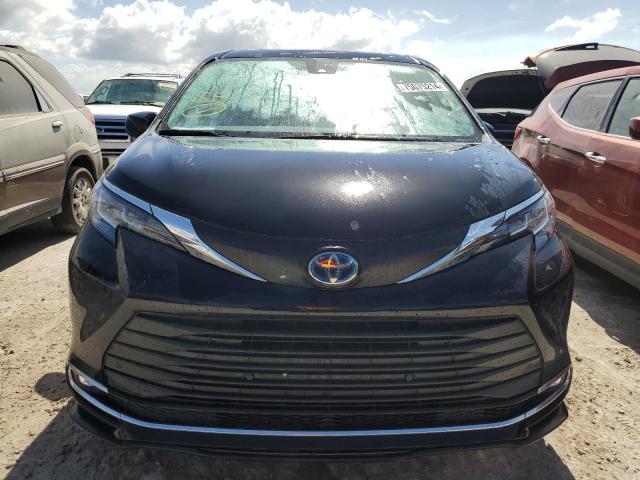 Photo 4 VIN: 5TDJRKEC5NS098049 - TOYOTA SIENNA XLE 