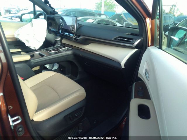 Photo 4 VIN: 5TDJRKEC6NS090297 - TOYOTA SIENNA 