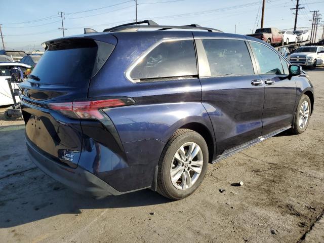 Photo 2 VIN: 5TDJRKEC6NS106658 - TOYOTA SIENNA XLE 