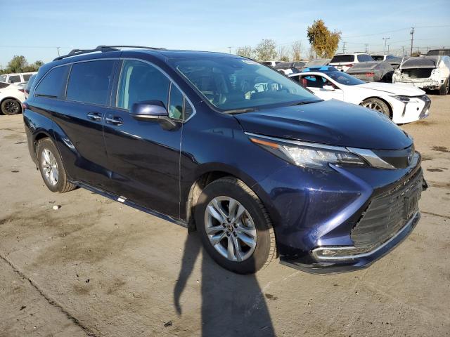 Photo 3 VIN: 5TDJRKEC6NS106658 - TOYOTA SIENNA XLE 