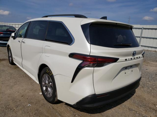 Photo 2 VIN: 5TDJRKEC7MS002968 - TOYOTA SIENNA 