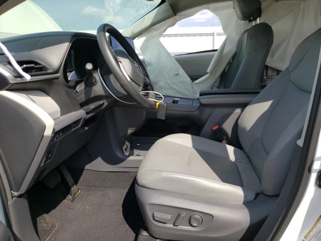 Photo 4 VIN: 5TDJRKEC7MS002968 - TOYOTA SIENNA 