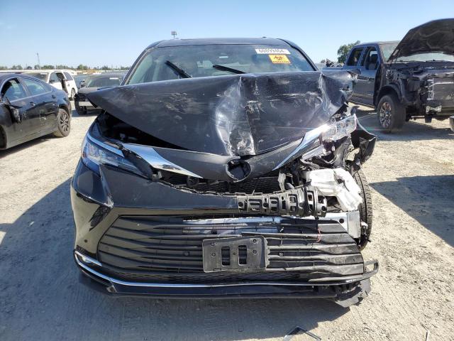 Photo 4 VIN: 5TDJRKEC7MS013291 - TOYOTA SIENNA XLE 