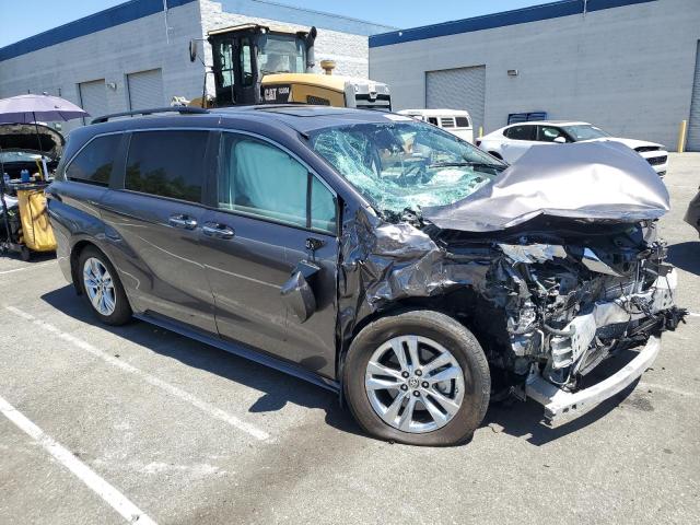 Photo 3 VIN: 5TDJRKEC7PS168511 - TOYOTA SIENNA XLE 