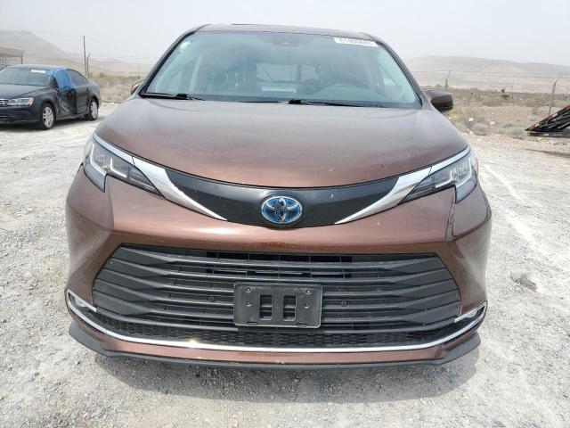 Photo 4 VIN: 5TDJRKEC8MS030097 - TOYOTA SIENNA XLE 