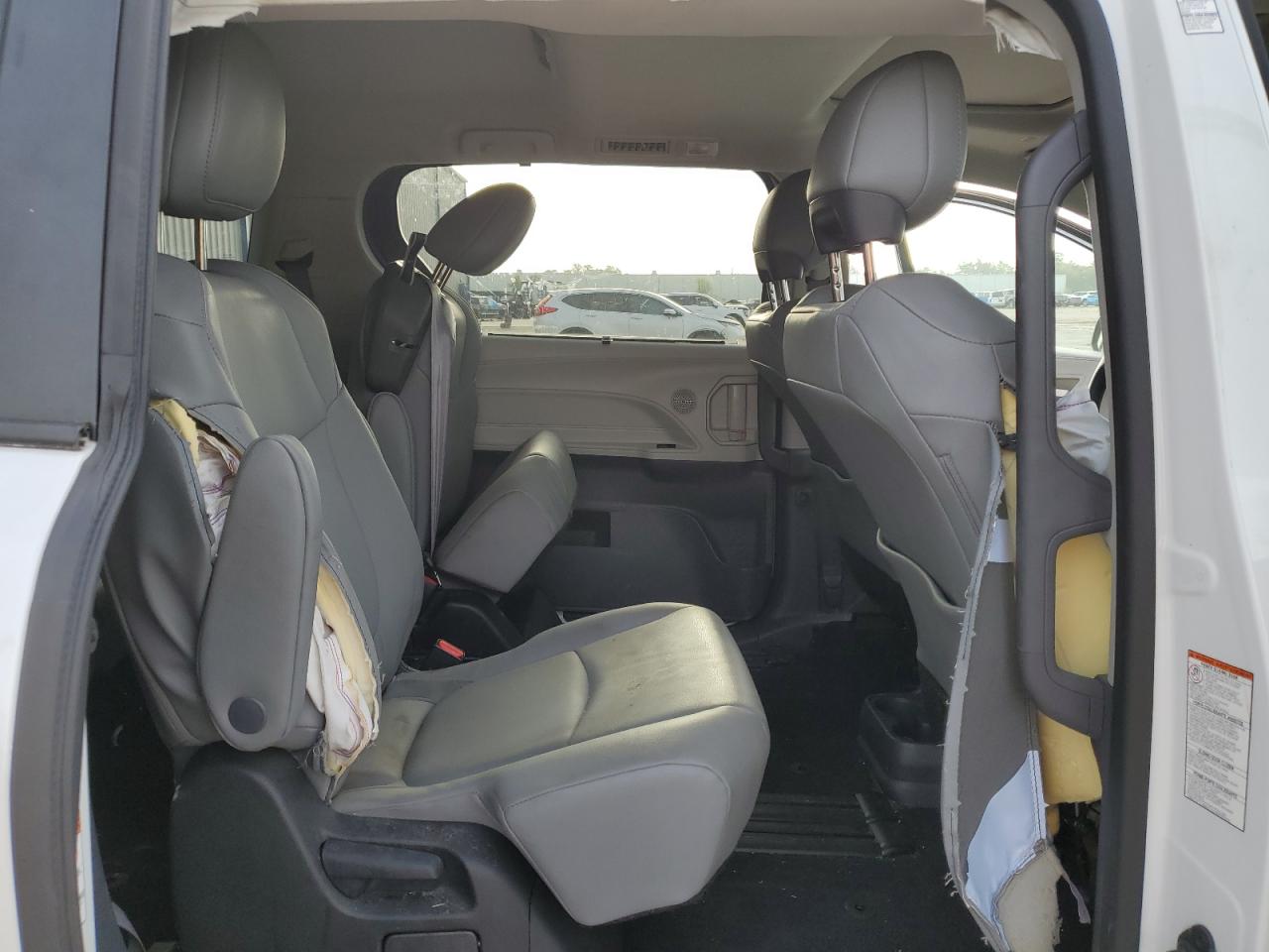 Photo 10 VIN: 5TDJRKEC8NS097185 - TOYOTA SIENNA 