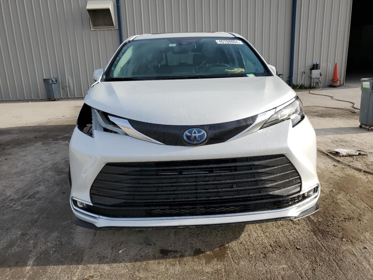 Photo 4 VIN: 5TDJRKEC8NS097185 - TOYOTA SIENNA 