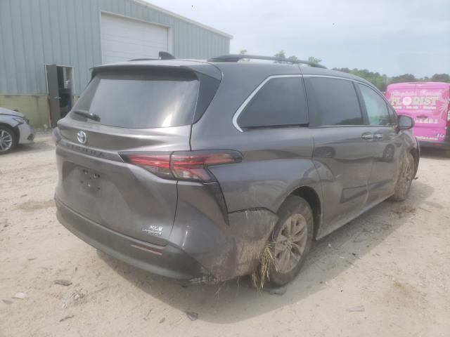 Photo 3 VIN: 5TDJRKECXMS020283 - TOYOTA SIENNA XLE 