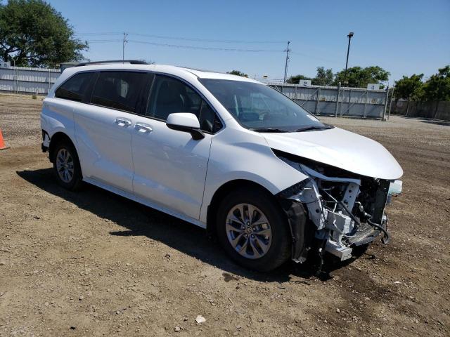 Photo 3 VIN: 5TDJSKFC0PS088728 - TOYOTA SIENNA XLE 