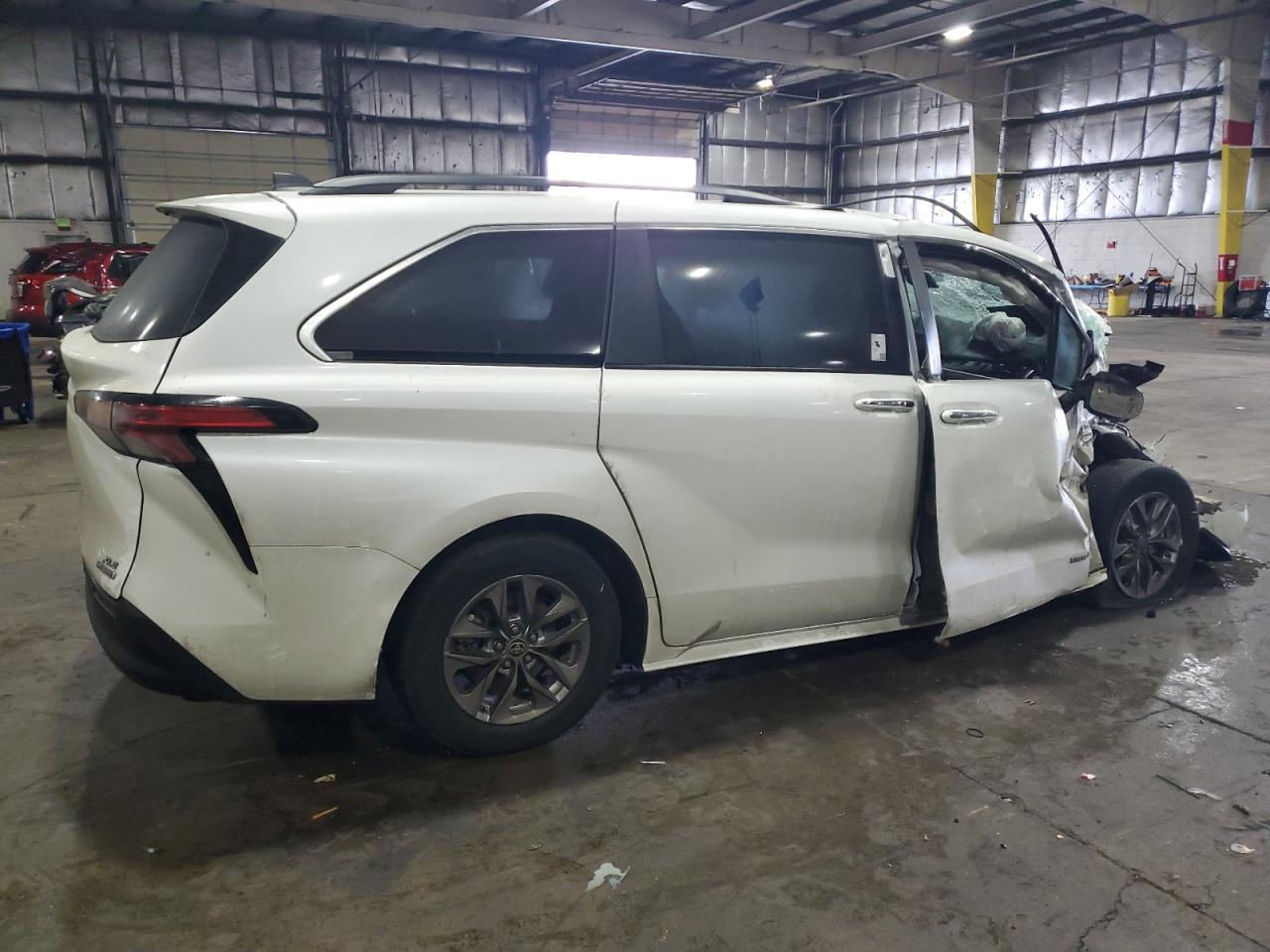 Photo 2 VIN: 5TDJSKFC1MS033295 - TOYOTA SIENNA 