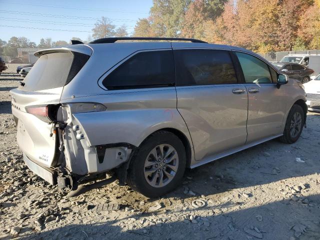 Photo 2 VIN: 5TDJSKFC2MS003349 - TOYOTA SIENNA XLE 