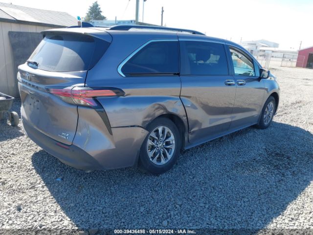 Photo 3 VIN: 5TDJSKFC3MS035940 - TOYOTA SIENNA 