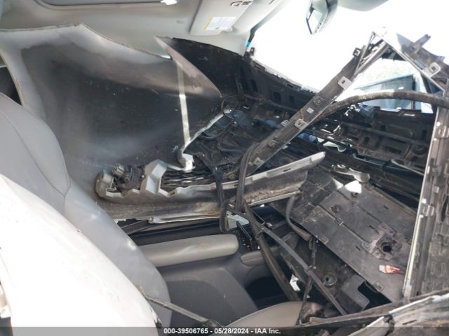 Photo 4 VIN: 5TDJSKFC4NS048519 - TOYOTA SIENNA 