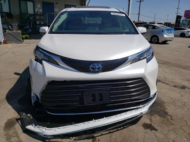 Photo 4 VIN: 5TDJSKFC4PS099330 - TOYOTA SIENNA XLE 