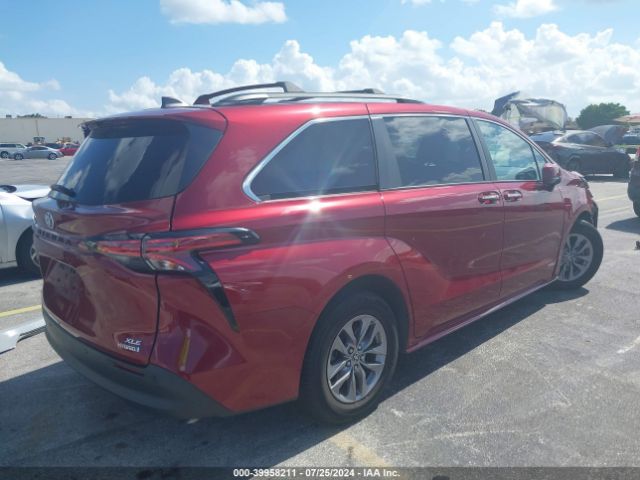 Photo 3 VIN: 5TDJSKFC6MS024298 - TOYOTA SIENNA 