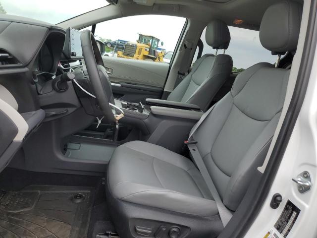 Photo 6 VIN: 5TDJSKFC6PS087017 - TOYOTA SIENNA XLE 