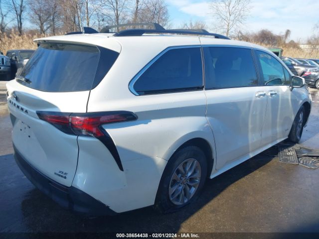 Photo 3 VIN: 5TDJSKFC7MS029333 - TOYOTA SIENNA 