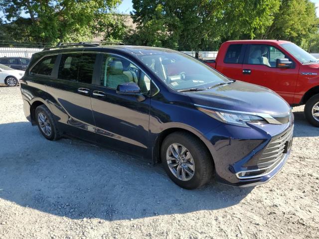 Photo 3 VIN: 5TDJSKFC8PS105534 - TOYOTA SIENNA XLE 