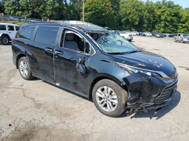 Photo 3 VIN: 5TDJSKFC8RS138519 - TOYOTA SIENNA XLE 