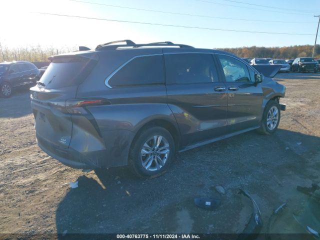 Photo 3 VIN: 5TDJSKFC8RS148886 - TOYOTA SIENNA 