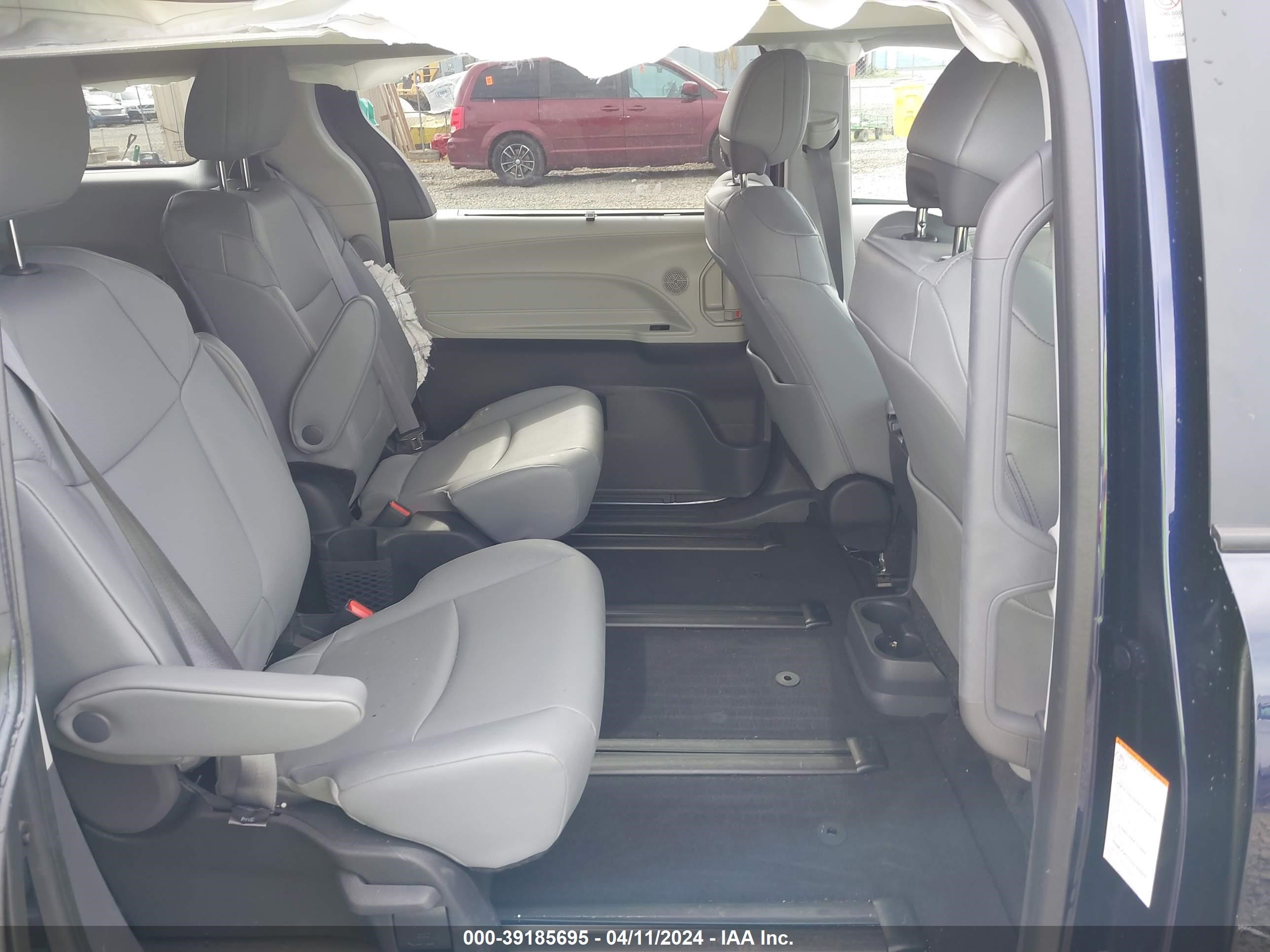 Photo 7 VIN: 5TDJSKFC9RS116528 - TOYOTA SIENNA 