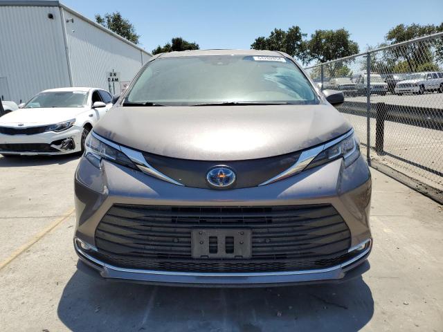 Photo 4 VIN: 5TDJSKFCXMS006161 - TOYOTA SIENNA XLE 