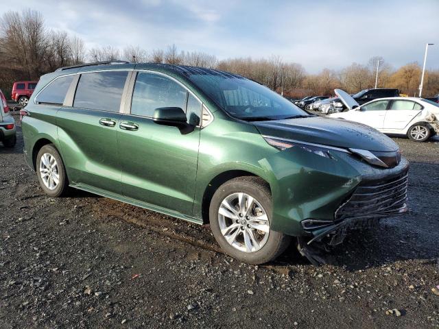 Photo 3 VIN: 5TDJSKFCXRS113301 - TOYOTA SIENNA XLE 