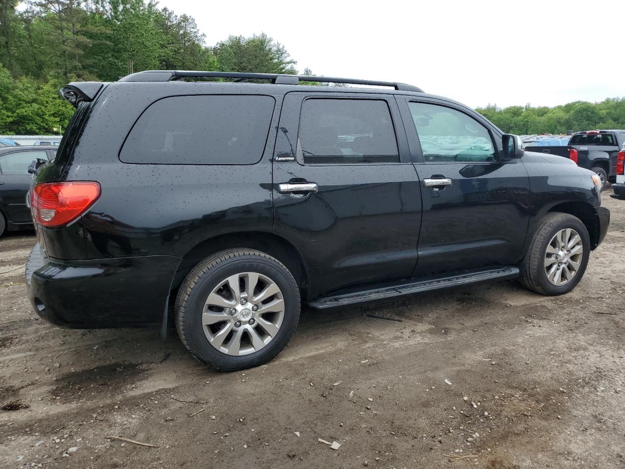 Photo 2 VIN: 5TDJY5G10BS055461 - TOYOTA SEQUOIA 