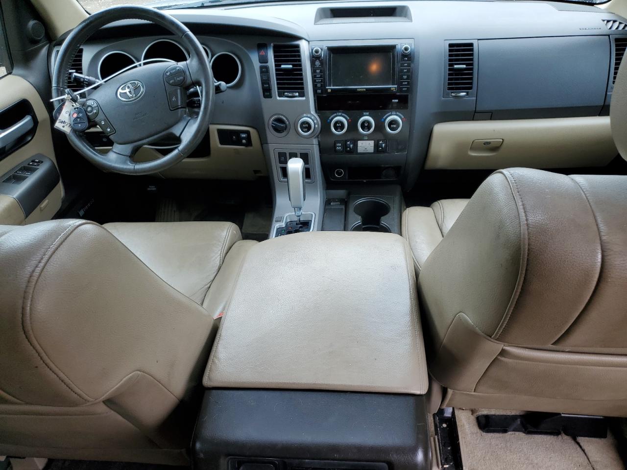 Photo 7 VIN: 5TDJY5G10BS055461 - TOYOTA SEQUOIA 