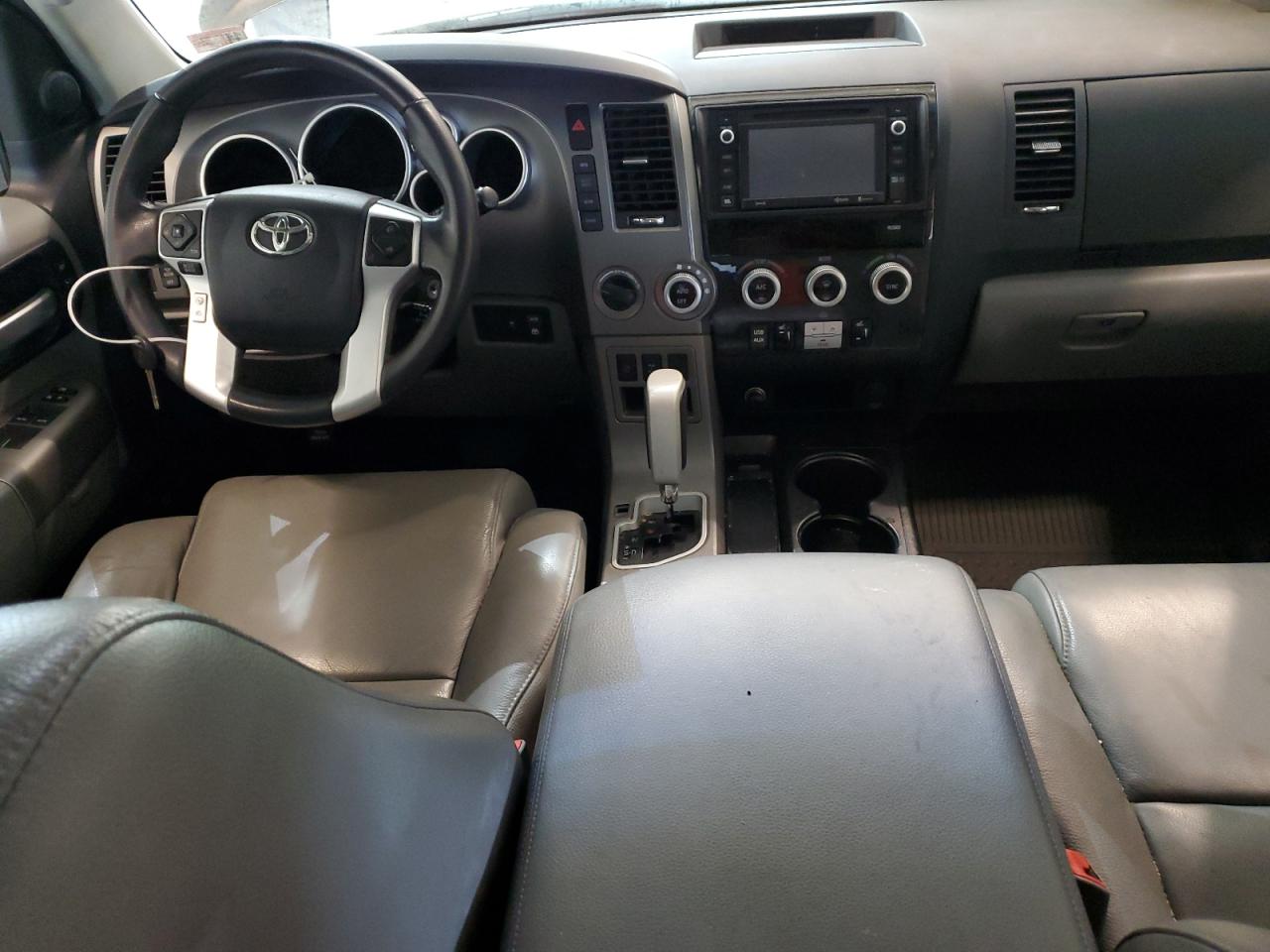 Photo 7 VIN: 5TDJY5G10HS154709 - TOYOTA SEQUOIA 