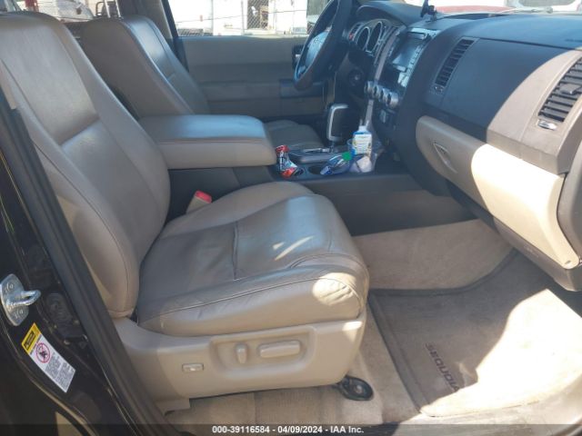 Photo 4 VIN: 5TDJY5G13BS041067 - TOYOTA SEQUOIA 