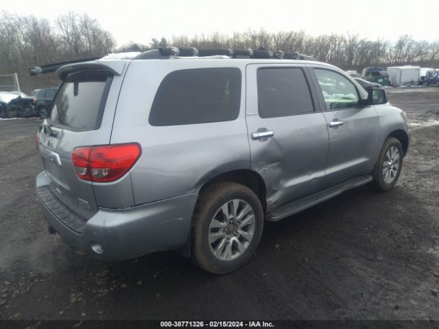 Photo 3 VIN: 5TDJY5G15AS034653 - TOYOTA SEQUOIA 