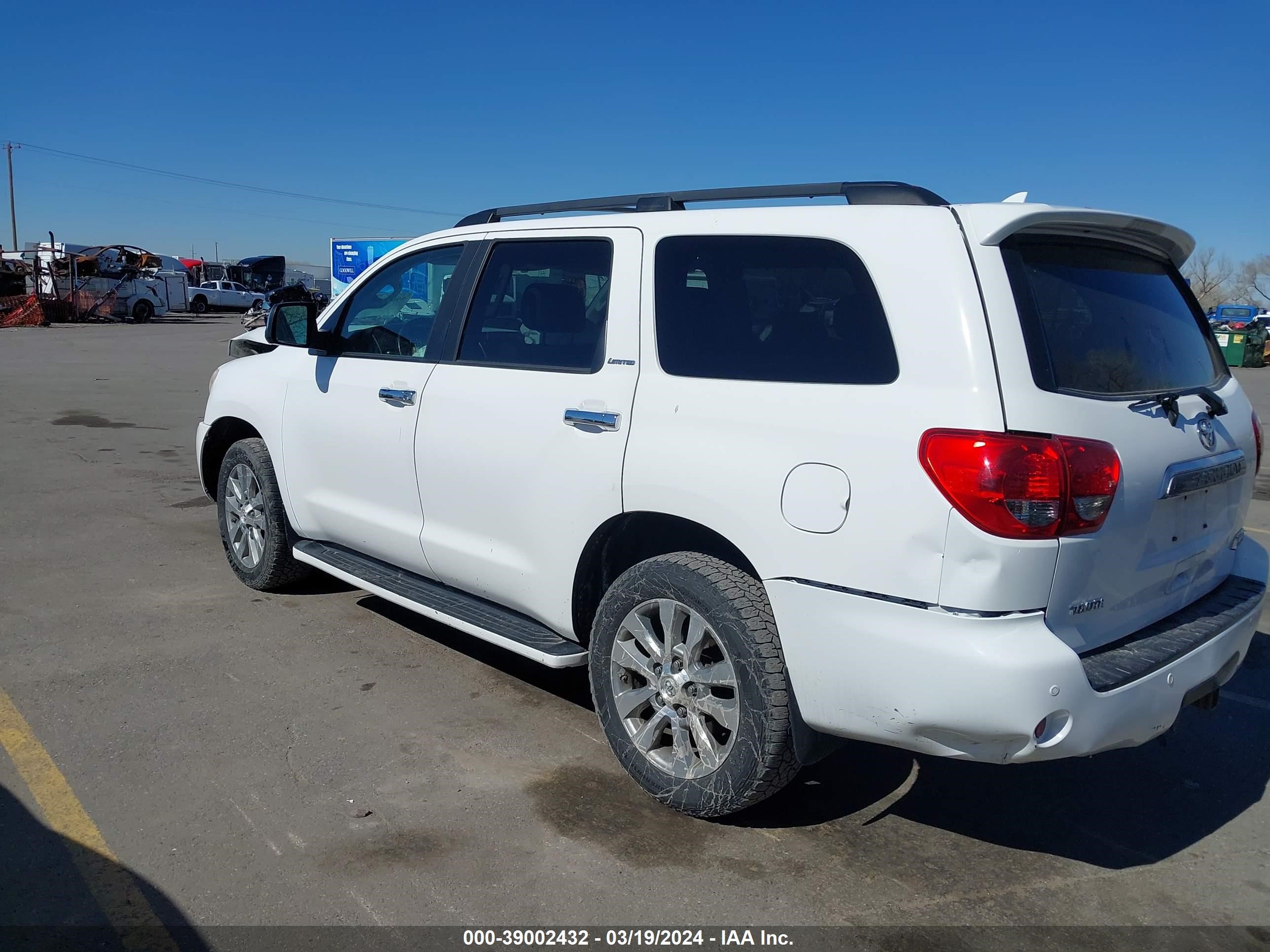 Photo 13 VIN: 5TDJY5G17AS030345 - TOYOTA SEQUOIA 