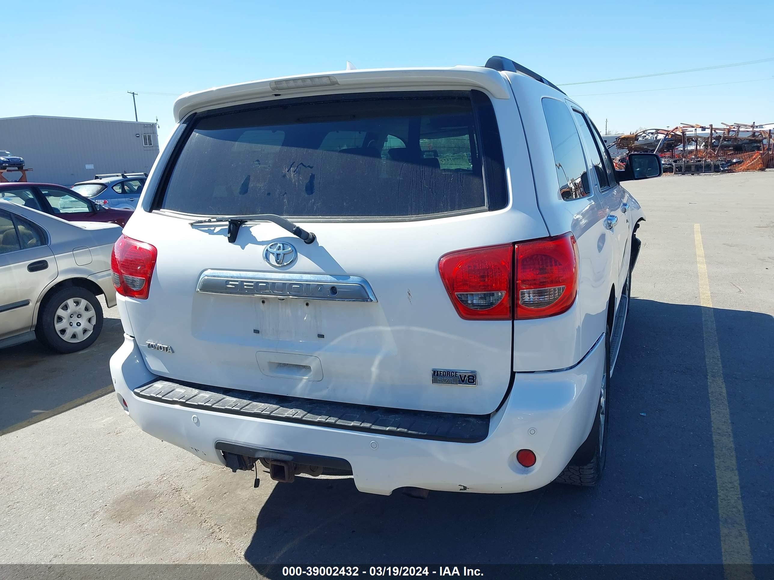 Photo 15 VIN: 5TDJY5G17AS030345 - TOYOTA SEQUOIA 