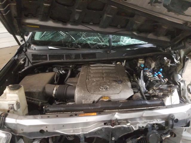 Photo 6 VIN: 5TDJY5G18AS037109 - TOYOTA SEQUOIA LI 