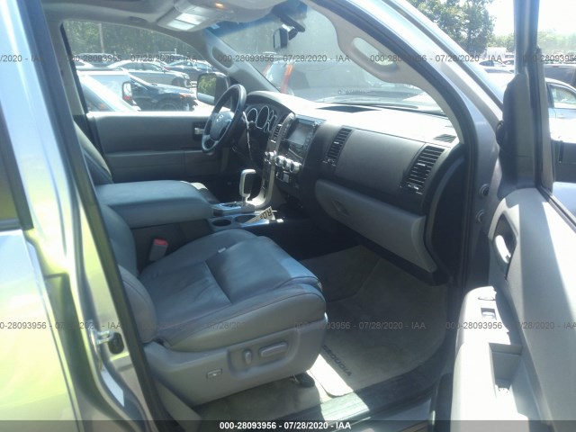 Photo 4 VIN: 5TDJY5G1XAS024782 - TOYOTA SEQUOIA 