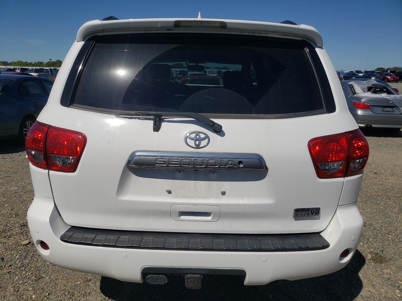 Photo 5 VIN: 5TDJY5G1XGS144462 - TOYOTA SEQUOIA 