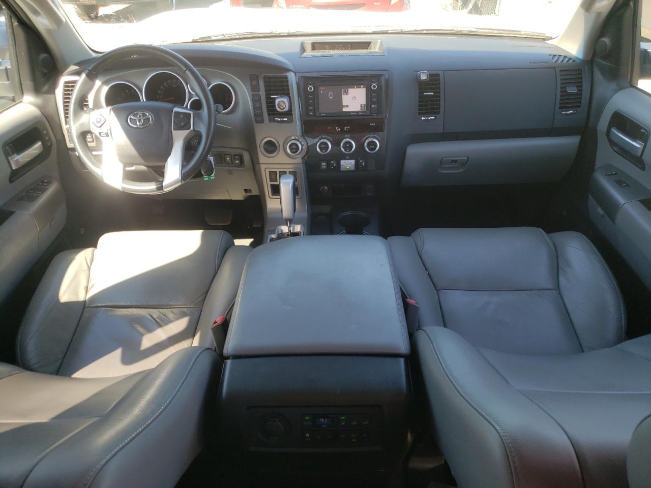 Photo 7 VIN: 5TDJY5G1XGS144462 - TOYOTA SEQUOIA 