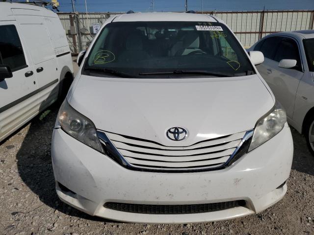 Photo 4 VIN: 5TDJZ3DC0HS171758 - TOYOTA SIENNA LE 