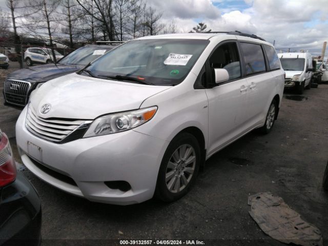 Photo 1 VIN: 5TDJZ3DC0HS180489 - TOYOTA SIENNA 