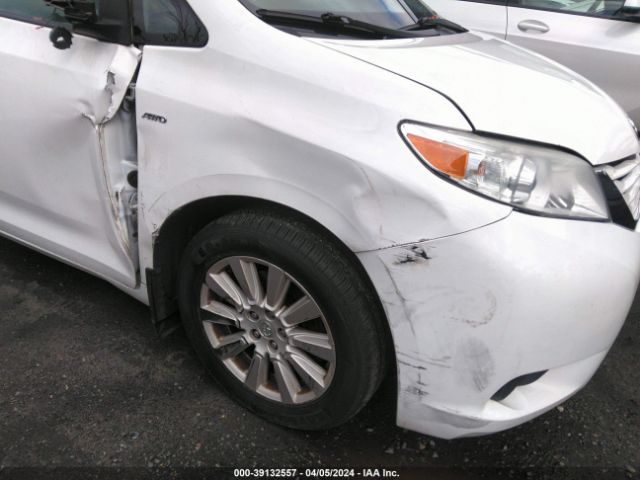 Photo 5 VIN: 5TDJZ3DC0HS180489 - TOYOTA SIENNA 