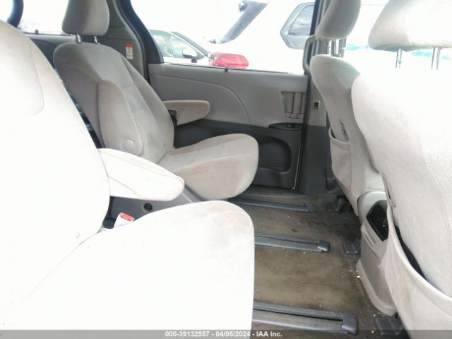 Photo 7 VIN: 5TDJZ3DC0HS180489 - TOYOTA SIENNA 