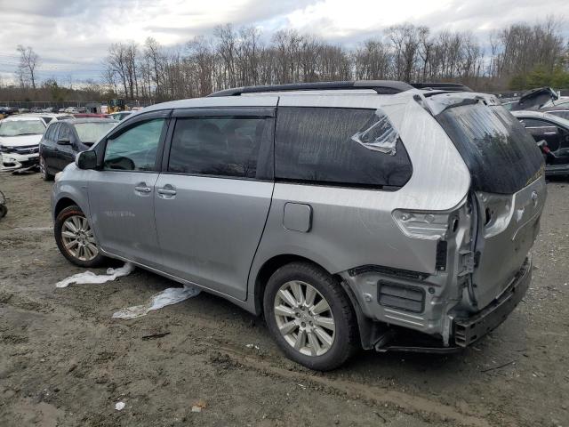 Photo 1 VIN: 5TDJZ3DC1HS164933 - TOYOTA SIENNA LE 