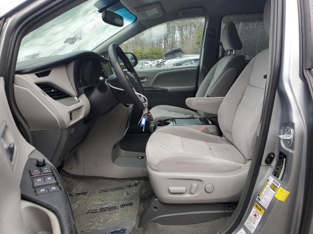 Photo 6 VIN: 5TDJZ3DC1HS164933 - TOYOTA SIENNA LE 