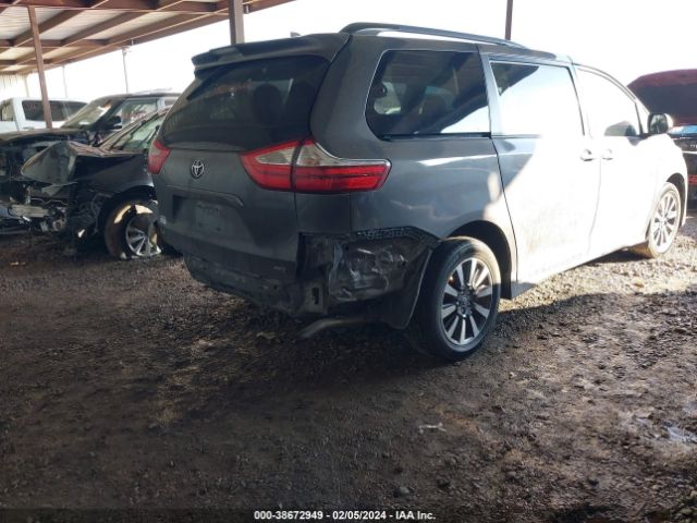 Photo 3 VIN: 5TDJZ3DC1JS190440 - TOYOTA SIENNA 