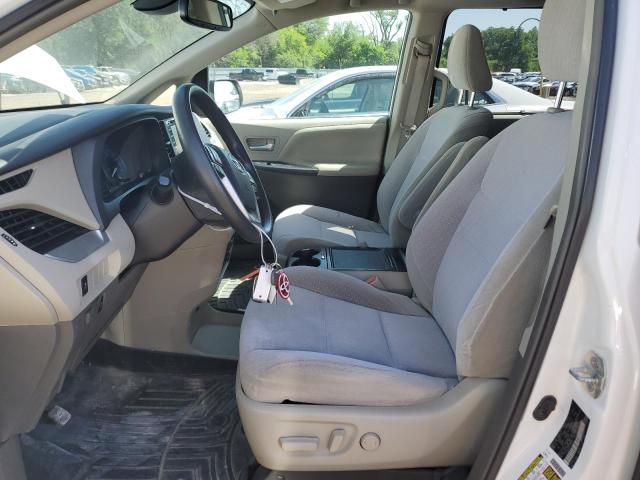 Photo 6 VIN: 5TDJZ3DC1KS214124 - TOYOTA SIENNA LE 