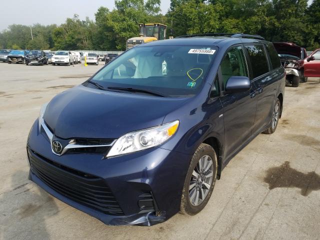 Photo 1 VIN: 5TDJZ3DC2JS190446 - TOYOTA SIENNA LE 