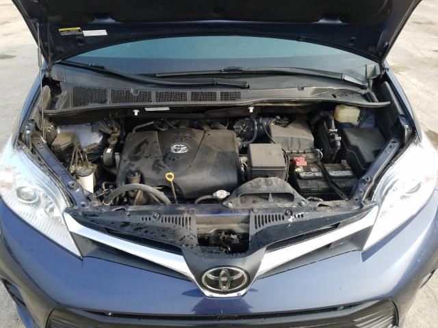 Photo 6 VIN: 5TDJZ3DC2JS190446 - TOYOTA SIENNA LE 