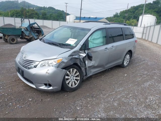 Photo 1 VIN: 5TDJZ3DC4HS178003 - TOYOTA SIENNA 